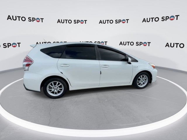 2016 Toyota Prius v — side profile view